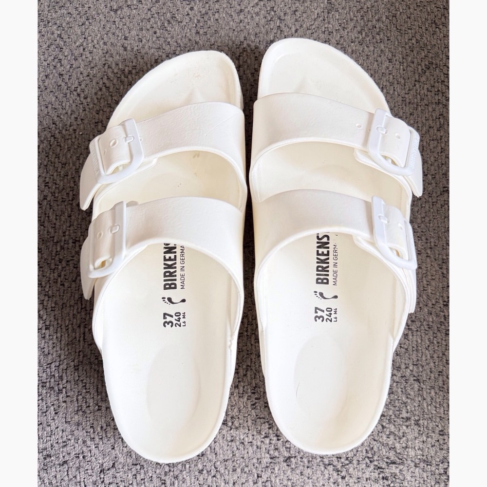 Birkenstock White Sandals Size 6